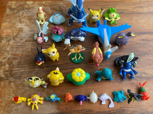 Lot pokemon figures - of, 30