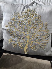 Home Centric Sofa Or Bed Beautiful  Beaded Pillows Set Of 4 Barely Used 