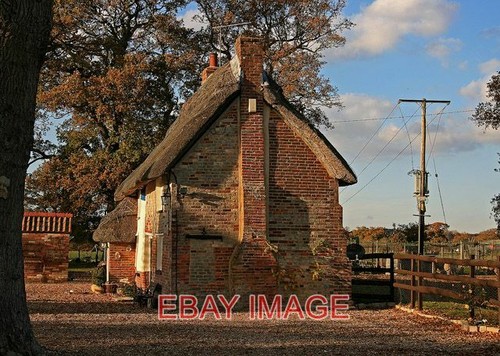 Photo old quoins cottage - old,