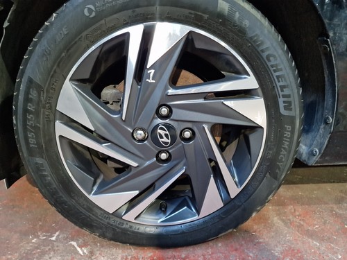 Hyundai i20 single alloy wheel - hyundai,