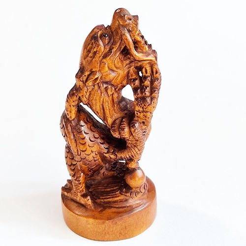 M8729 hand carved boxwood - hand,