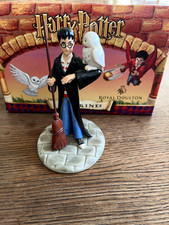 Royal Doulton Harry Potter Wizard In Training Figure 2001 HPFIG7