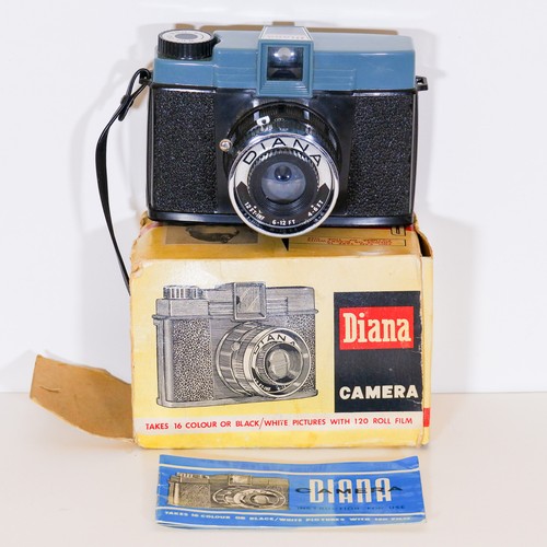 Diana 151 toy camera - toy, 1960s