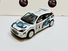 Scalextric C2489 RALLY CAR Ford Focus RS No4 WHITE/BLUE "RS" New Braids LIGHTS