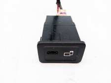 MERCEDES GLB X247 USB-C POWER