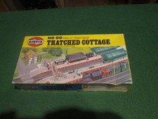 AIRFIX THATCHED COTTAGE KIT