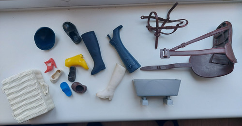 Vintage sindy others - &,
