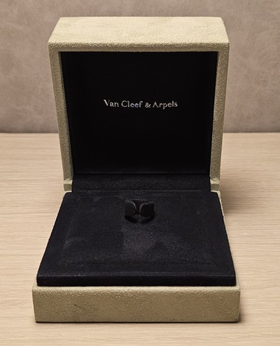Van cleef arpels - arpels, suede