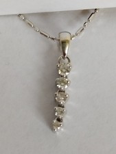18ct white gold diamond pendant necklace  1.9g