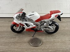 Yamaha YZF-R1 Motorcycle 1:18