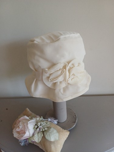 Vintage 1930s cream fabric - vintage,