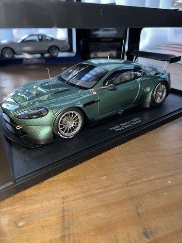 Autoart aston martin dbr9 - 1:18,