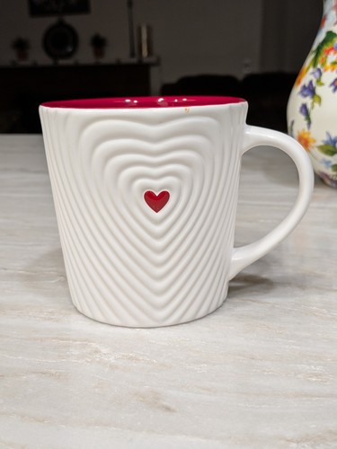 Starbucks red heart ripple - heart, 3d