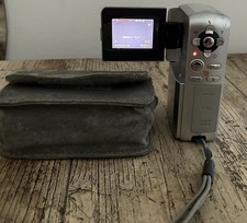 VINTAGE VIVITAR DVR200 video camera- working 