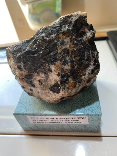 Sphalerite with ankerite - sphalerite,