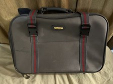 Carlton International Hand