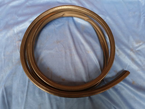 Daimler front door aperture - front,