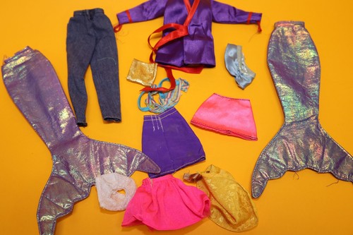 Clothes lot fits barbie - clothes,