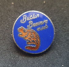 BUTLINS BADGE. BEAVER CLUB. BROWNBEAVER BLUE BACKGROUND. MAKER NONE.