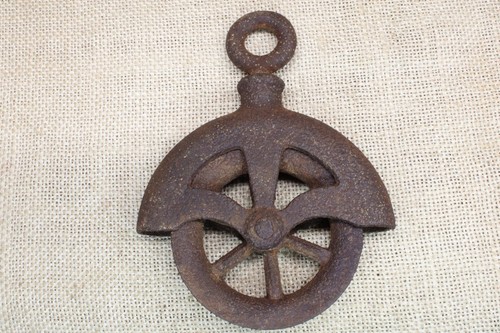 Old fender pulley - swivel, eye