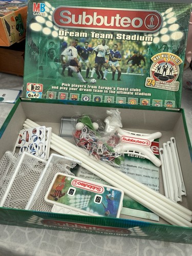 Subbuteto dream team stadium - team,