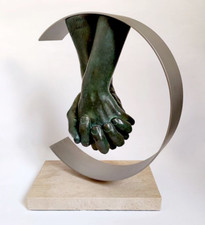 Lorenzo Quinn sculpture