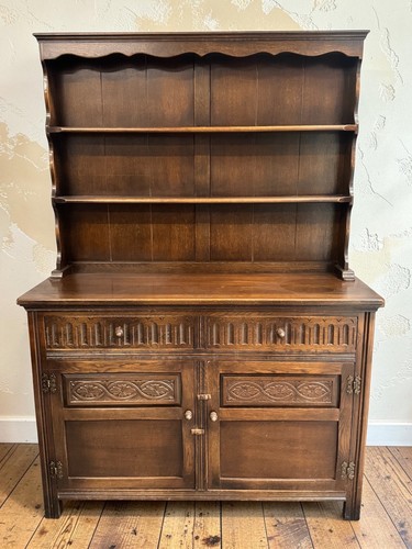 Traditional welsh dresser - traditional,