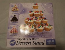 LARGE Wilton Cupcakes 'N More
