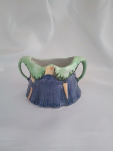 English 1930 old - lady, tea