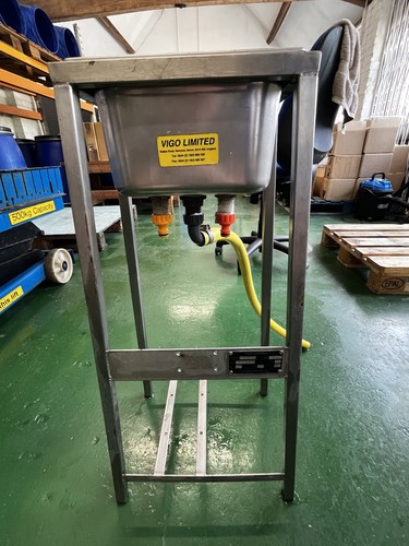 Twin nozzle bottle rinser sink - rinser,