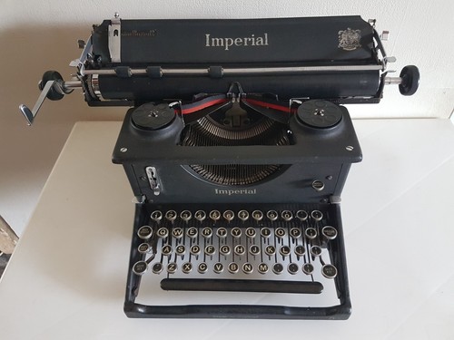 Imperial typewriter 1945 - imperial,