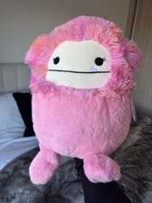 Squishmallow Caparinne Bigfoot