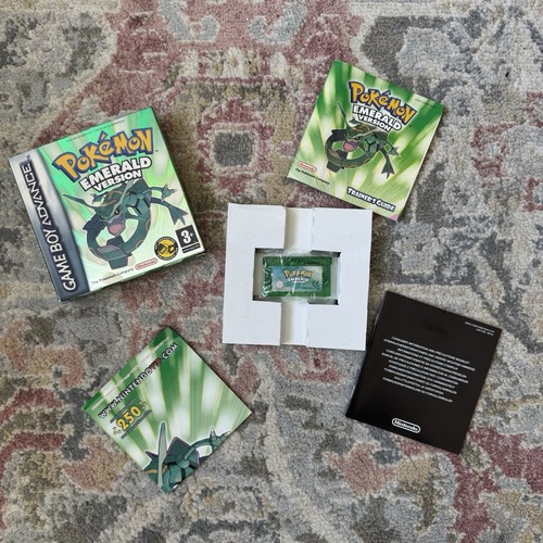 Pokemon emerald version - emerald,