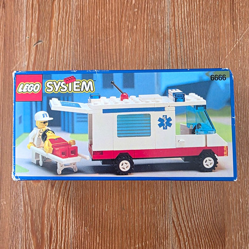 Lego 6666 town medical - lego,