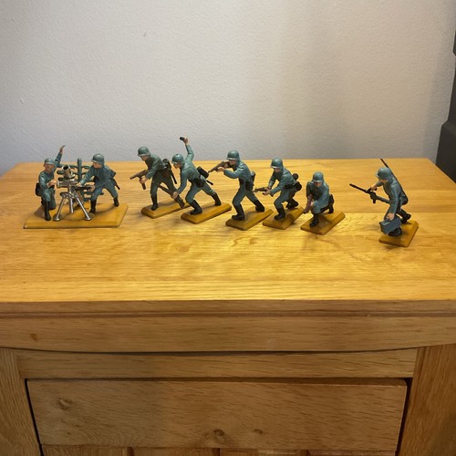 Britains deetail german - deetail,