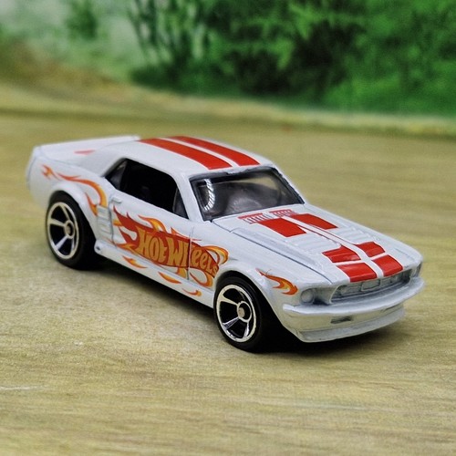 Hot wheels ford mustang gt - '67,