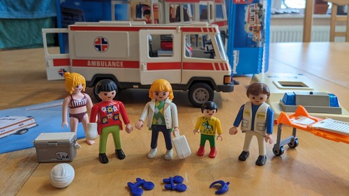 Playmobil 3925 ambulance - playmobil,