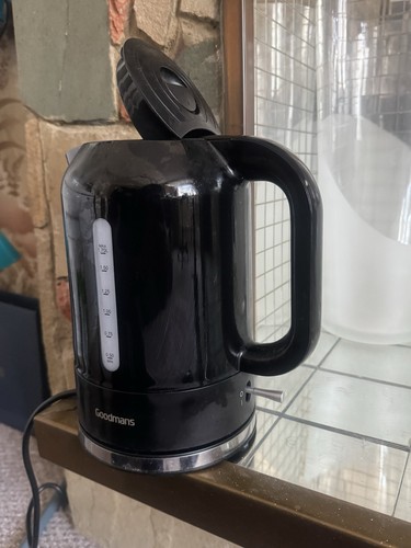 Goodmans 2000w cordless - 1.7l, 2000w+