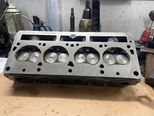Cylinder head triumph - cylinder,