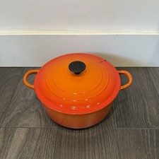 VINTAGE VOLCANIC ORANGE LE CREUSET DUTCH OVEN CASSEROLE DISH SIZE D 22CM