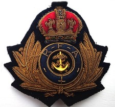 ROYAL FLEET AUXILIARY, OFFICERS BULLION KINGS CROWN CAP BADGE c 1940 – 1950s