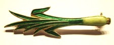 STERLING SILVER GREEN ENAMEL WELSH LEEK BROOCH