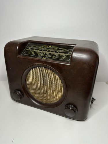 Bush bakelite radio receiver - bush,