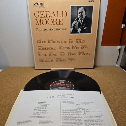 Gerald moore supreme - moore,