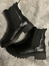 Brand New Ravel Chelsea Boot In Black