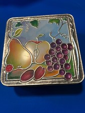 Churchill's fruits and vine