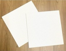 LEGO BASEPLATE 32 x 32 WHITE 2 LARGE BASEPLATES 11026 *USED ONCE FOR A DISPLAY*