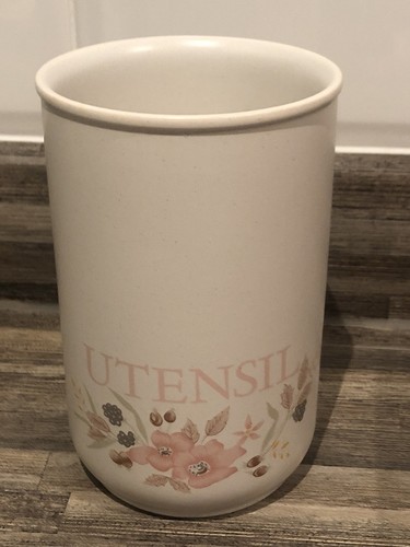 Vintage kitchen utensil pot - kitchen,