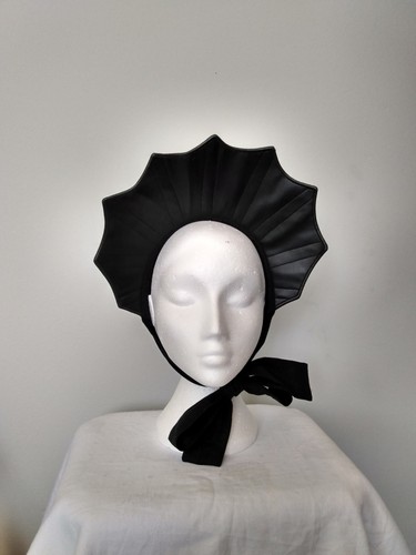 Half bonnet goth alt egl - half,