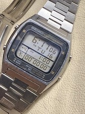 VINTAGE SEIKO RUNNING MAN DIGI